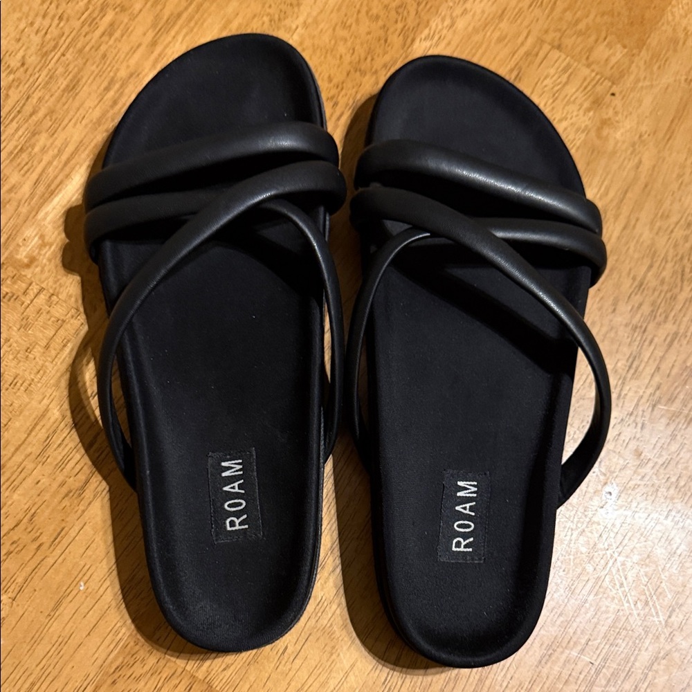 ROAM Women's Black Strappy Sandals